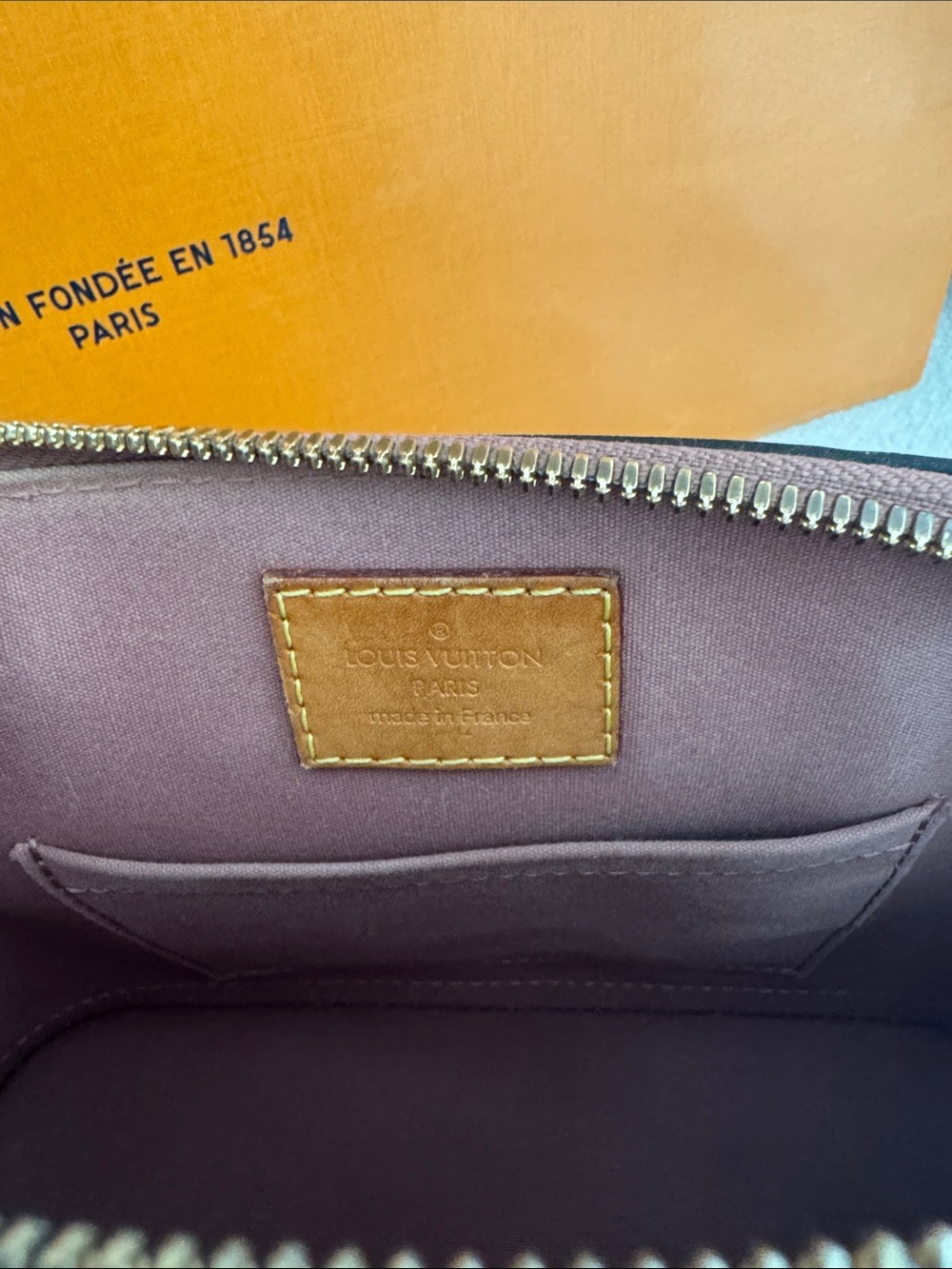 Louis Vuitton Alma BB in Caramel Vernis Patent Leather - Picture 3 of 10